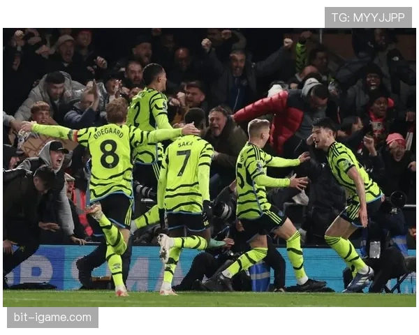 特罗萨德伪9号与边锋切换的战术多样性解析