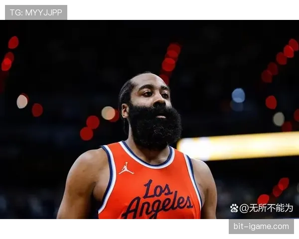 詹姆斯·哈登刚晒私人飞机早餐，我的便当默默躲进冰箱了